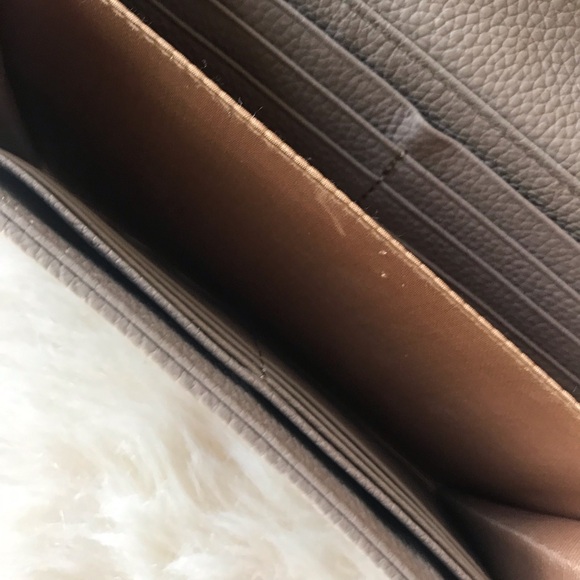 Ora Delphine- Taupe Color Wallet - Picture 11 of 13